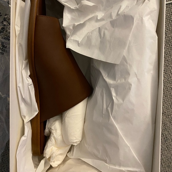 Vince Edris, Cognac le Sandals! - Picture 5 of 8